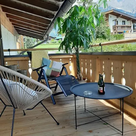 Mit Grosser Loggia Apartment